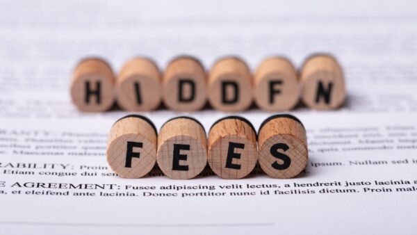 Casablanca is one of the easiest places in Morocco to rent a car, and one of the easiest places to get surprised by “small extras” that quietly change your total. The daily rate looks great, you confirm your dates, and then the real-world costs show up: tolls on the autoroute to Rabat, a late return fee because traffic happened, and an extra delivery charge because your hotel is just outside the included zone.