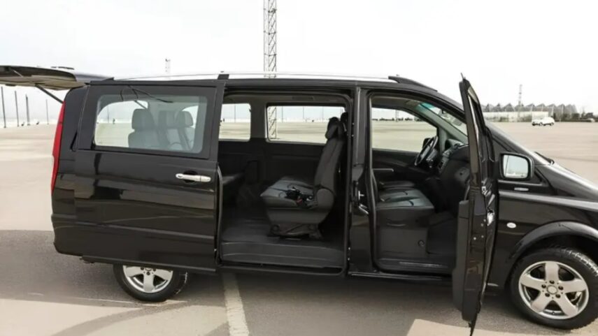 How Early to Book a 7-Seater in Casablanca for Airport Family Arrivals & Summer Holidays